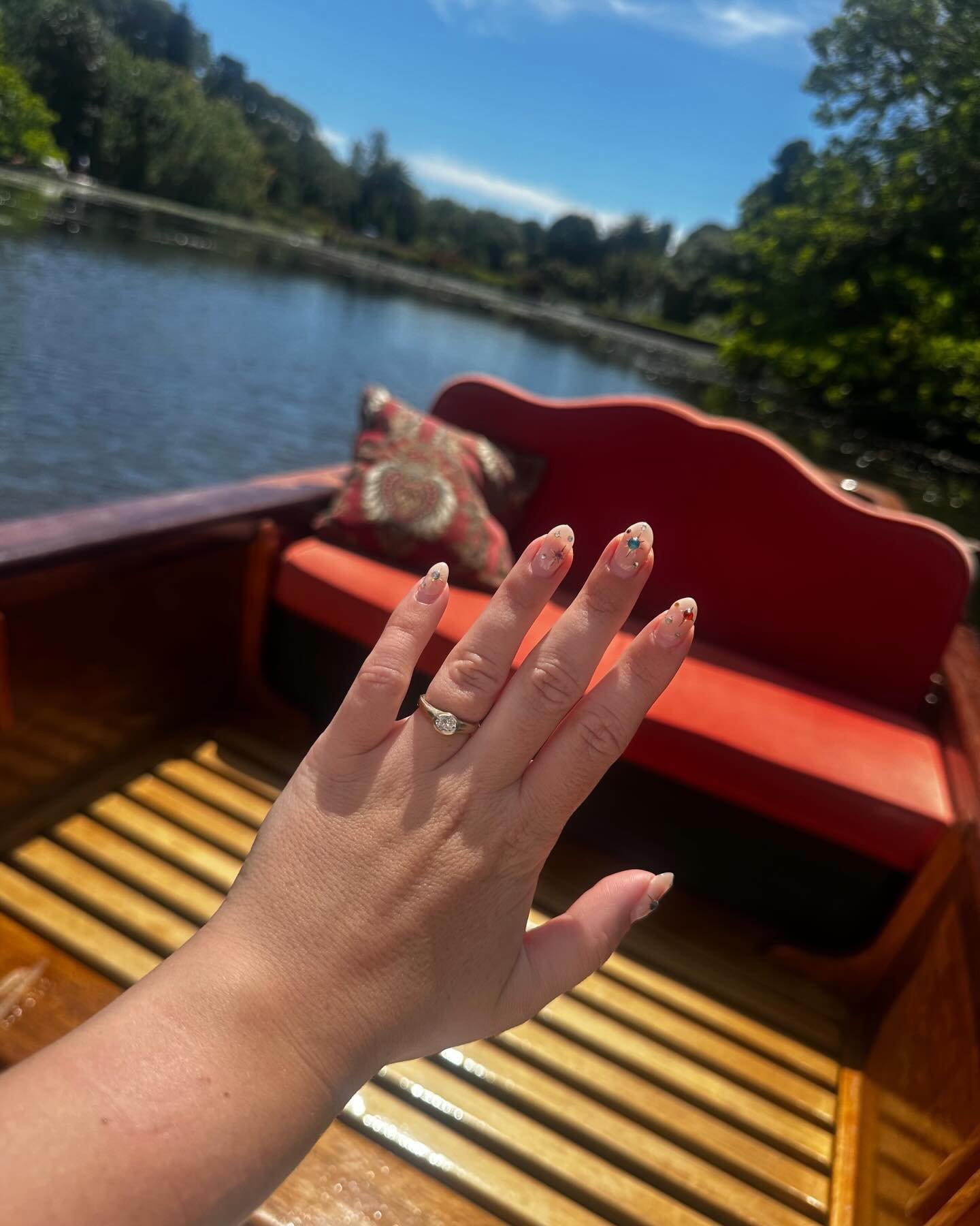 Full circle story time! 10 years ago I went travelling in Bali, where my friend and I met lovely Dani in a hostel 🌴. I remember her telling us she had met someone on her travels 💘. Fast forward 10 whole years and an email dropped into my inbox from