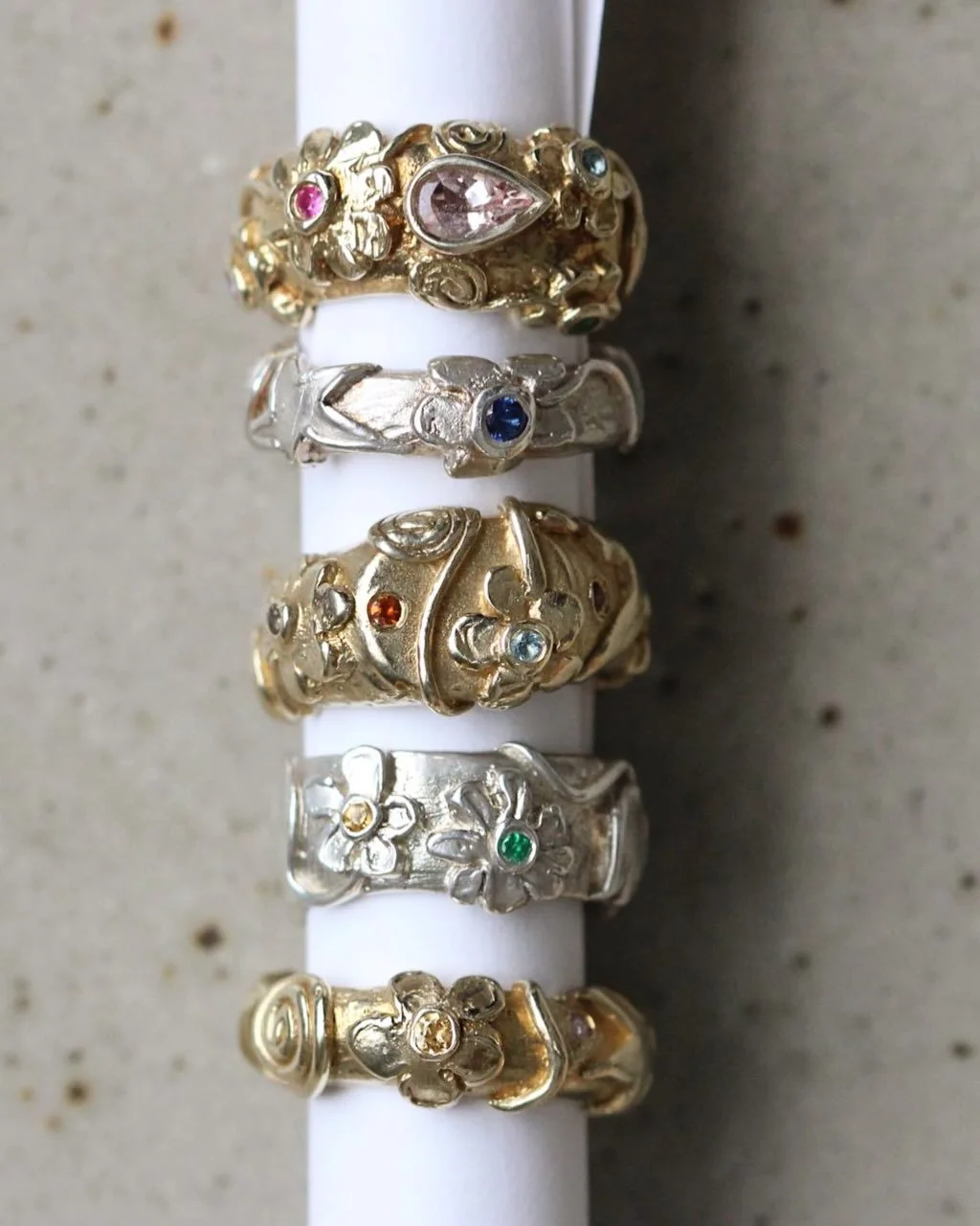 It&rsquo;s been a BUSY day of bespoke appointments - had such lovely chats with all of you! Have lovely weekends 🫶 

 To arrange a visit to the studio, just drop me an email at ellahstern@gmail.com ✨