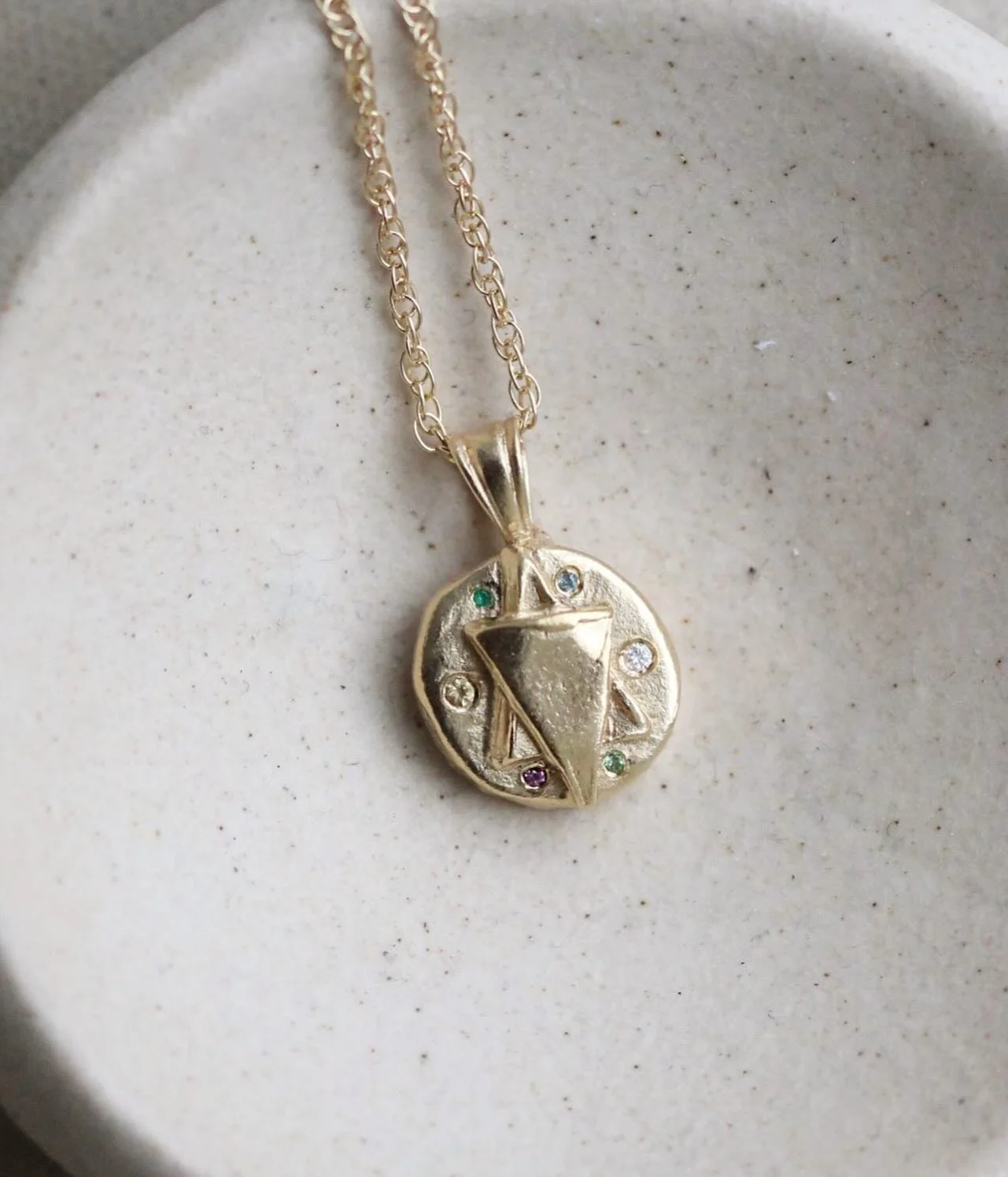 Lovely Eliane collected her bespoke Mini Magen D 🌟 Set with her family&rsquo;s birthstones, what a gorge sentimental combo 🥹🫶