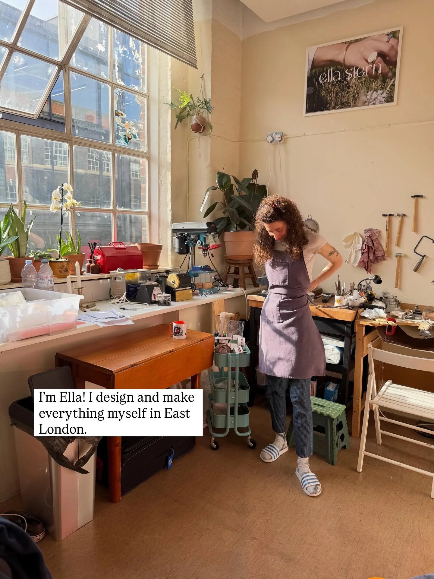 Since there are nearly 20k of you here (!!!!!!!😭😭😭) here a little bit about me! 💘🌟✨💗💍