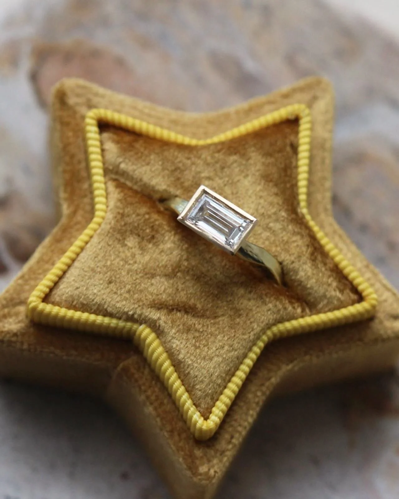 Baguettes are something that come in the form of two of my favorite things in this life, diamonds and bread. And how I adore this baguette Vincent ring 😎 💍 I&rsquo;ve been SO excited to share it 🥹

I&rsquo;m am back in the studio and open for besp