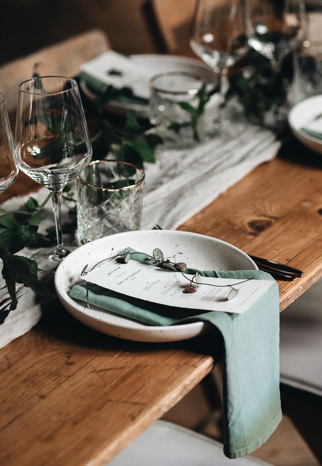 Green wedding table styling2.jpg