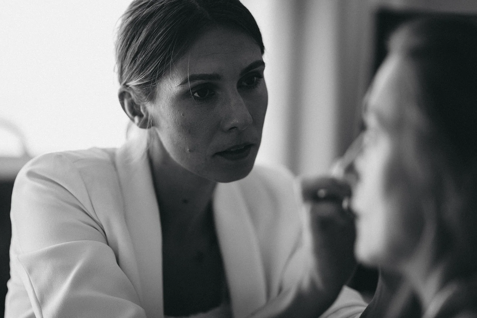 Bride getting ready5.jpg