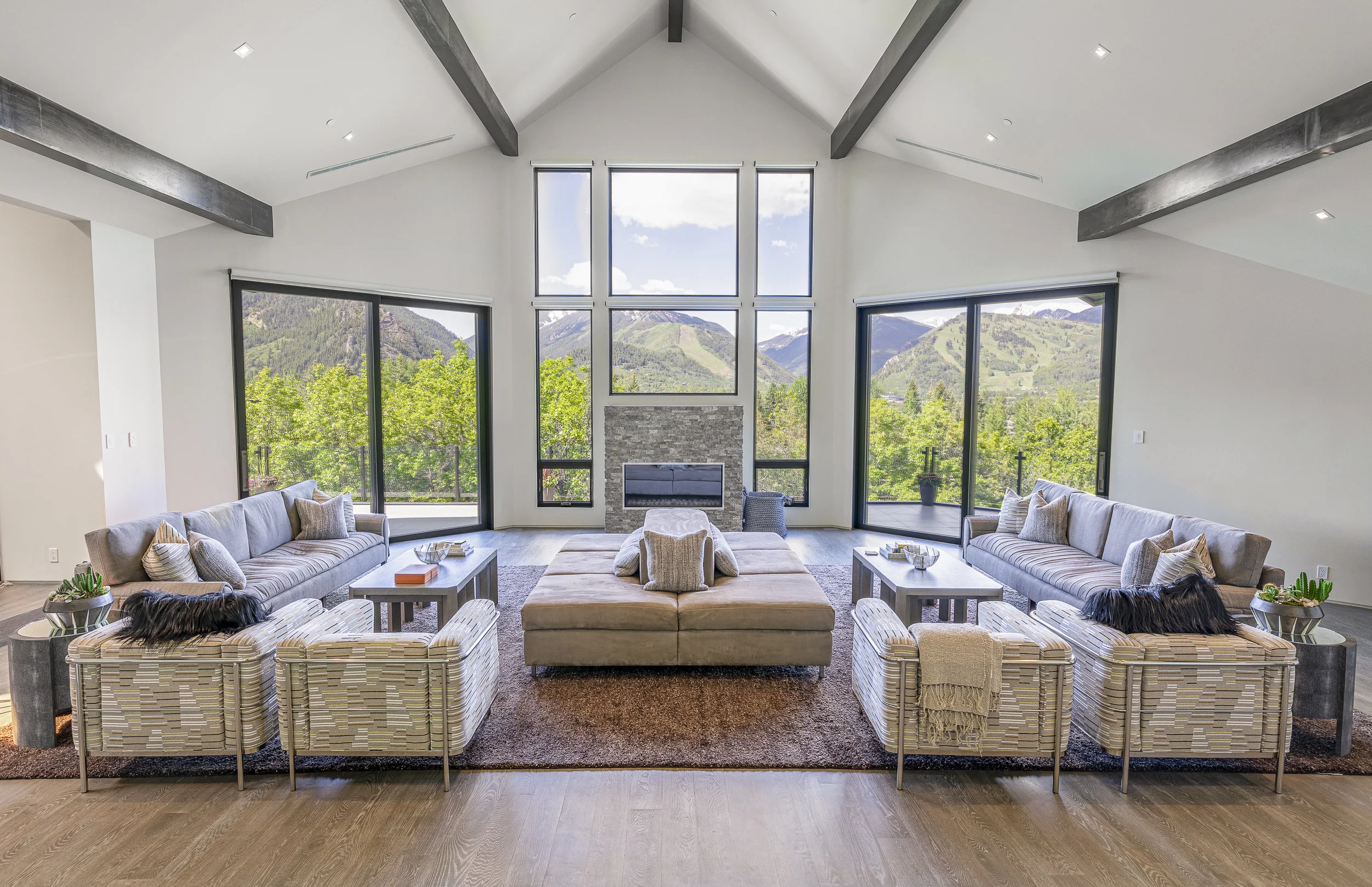 Living Room 2.jpg