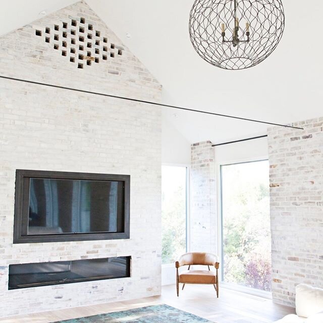 Simplicity... #cyrandco #projectdakotacourt #whitebrick #modernfarmhouse #simplicity #cleandetails #modernbuilder #dreamhome #aspensnowmass #buildersofig #farmhouse #design #build @brookecasillasphotography