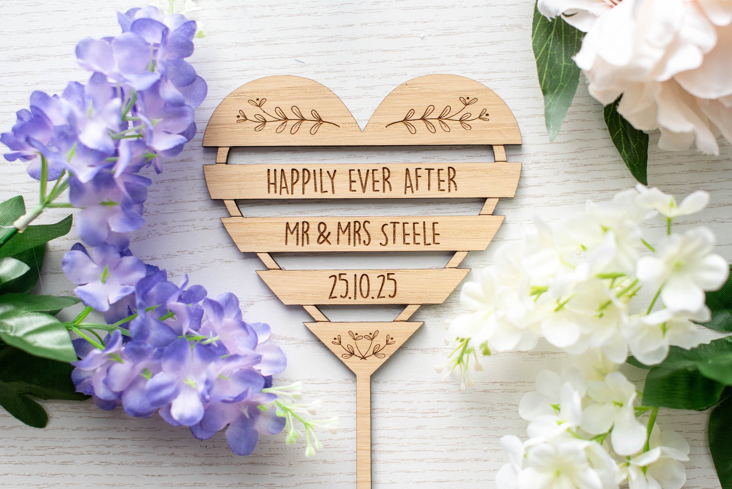 Pallet Cake Topper Mr & Mrs Steele.jpg