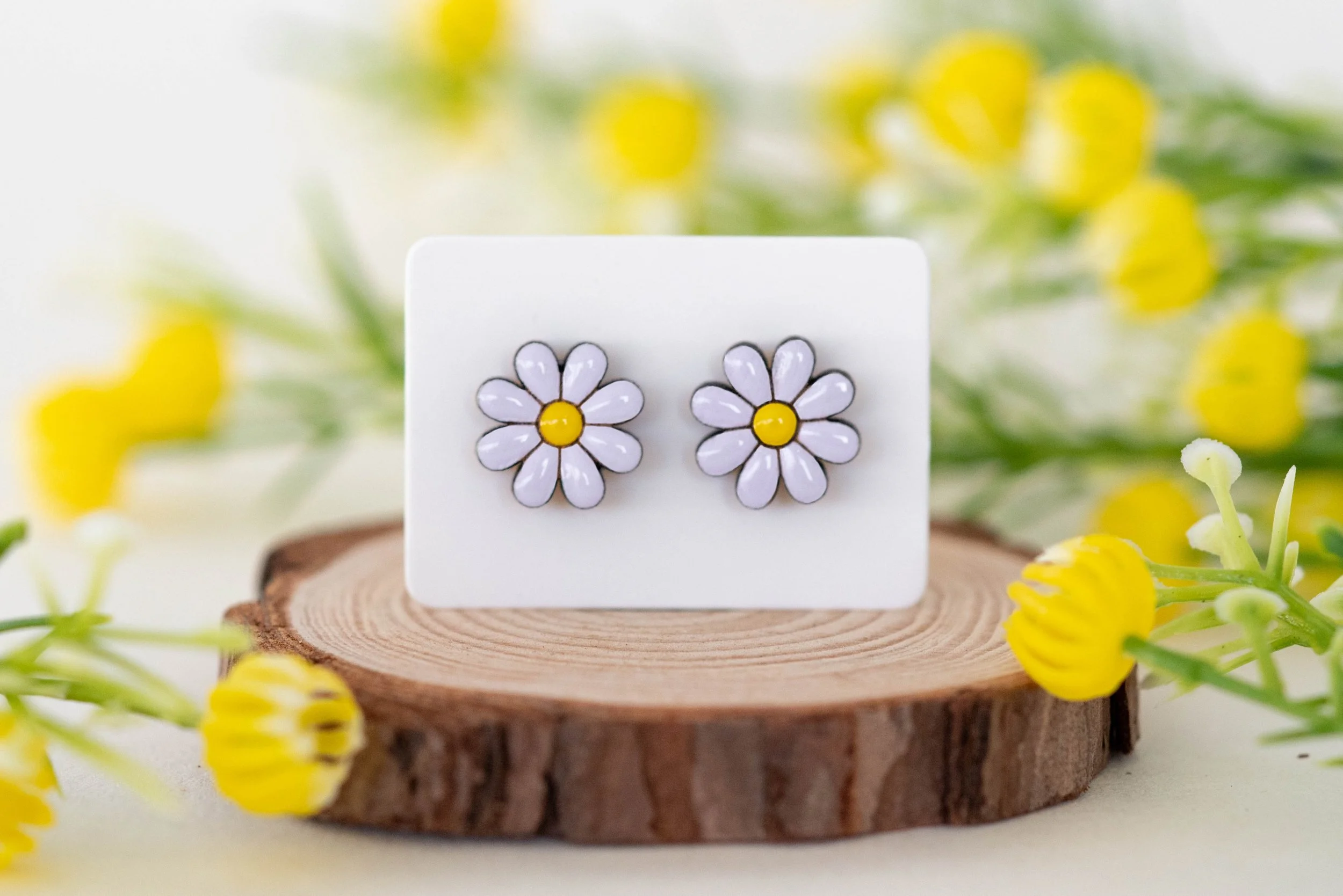 Lilac Daisy Stud Earring 1.jpg