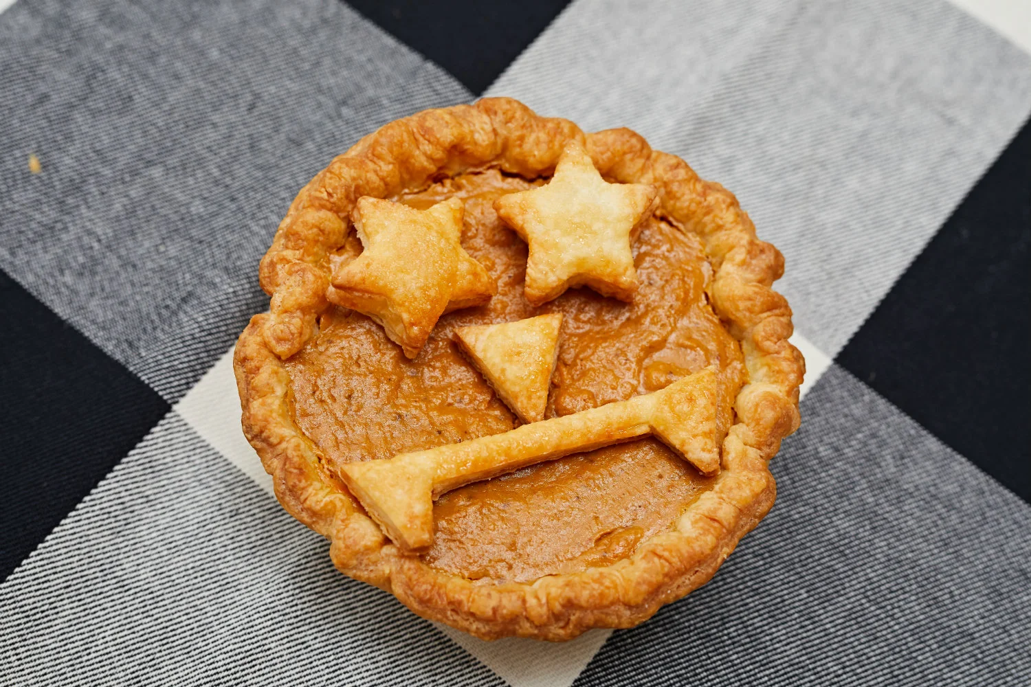 Halloween Pies - Pumpkin Jack-o-Lantern (2) - web.jpg