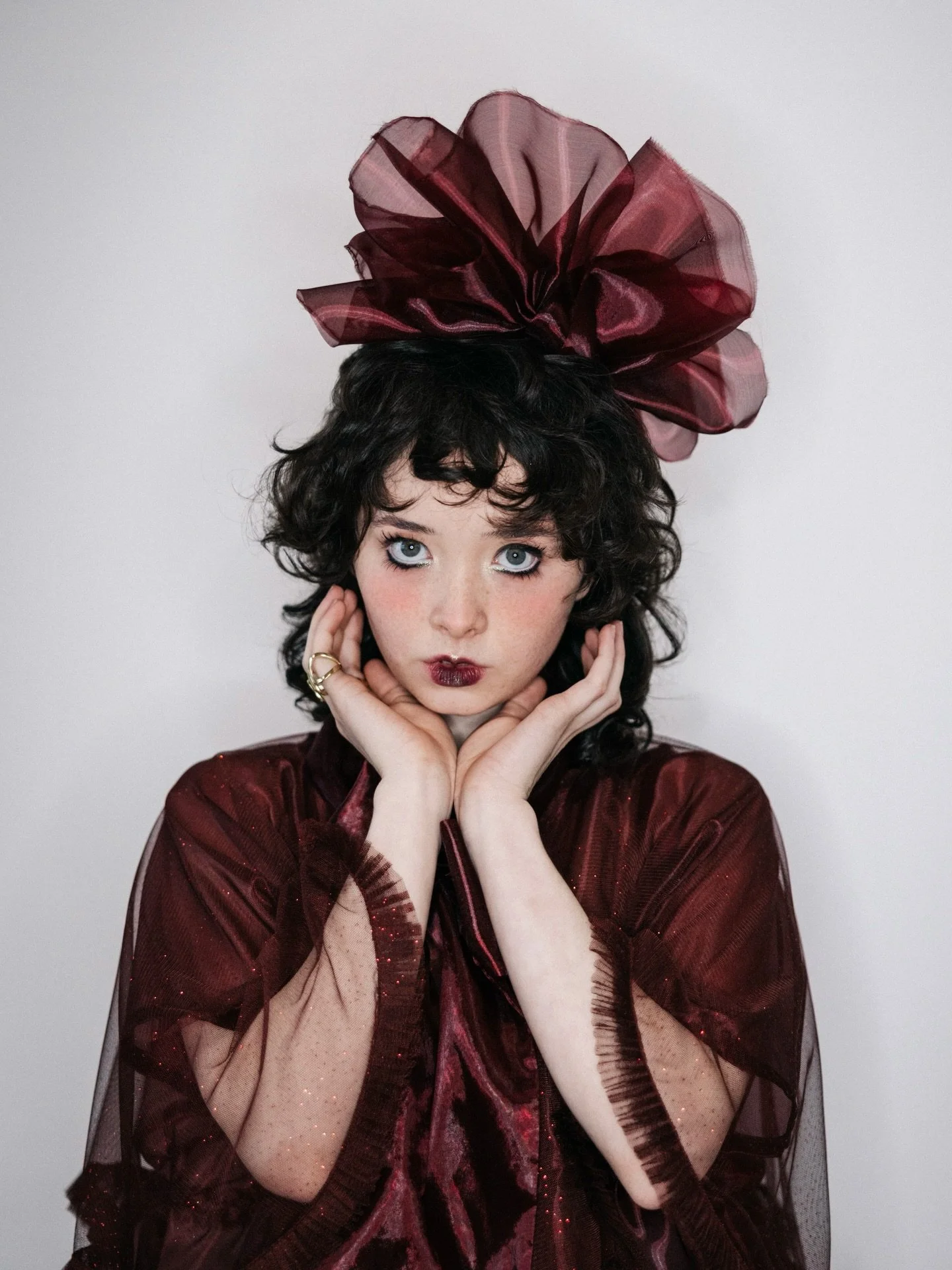 It&rsquo;s actually impossible to choose my favorites from my shoot with @follypdx &amp; @harukoshines so I&rsquo;ll just be posting them forever 🎀 hair and makeup by @christinacarlssonzhuzh 

✨Happy holidays everyone! ✨

#pdx #pdxphotographer #pdxd