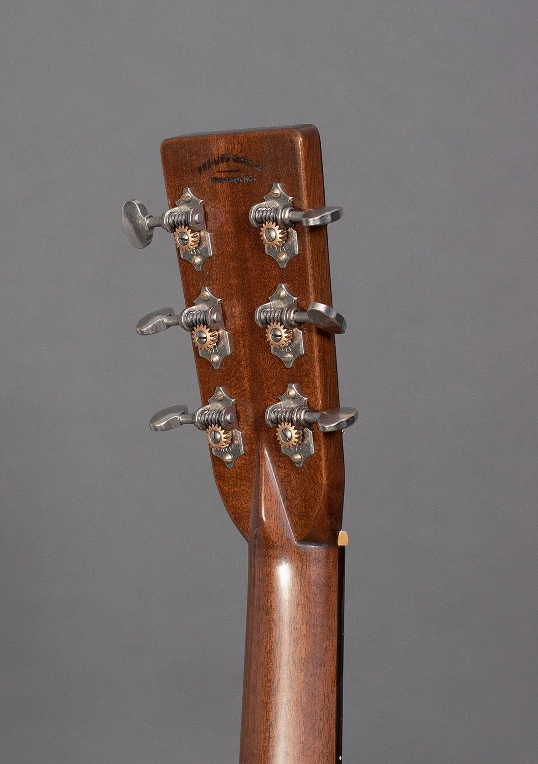 000 / OM — Pre-War Guitars Co.