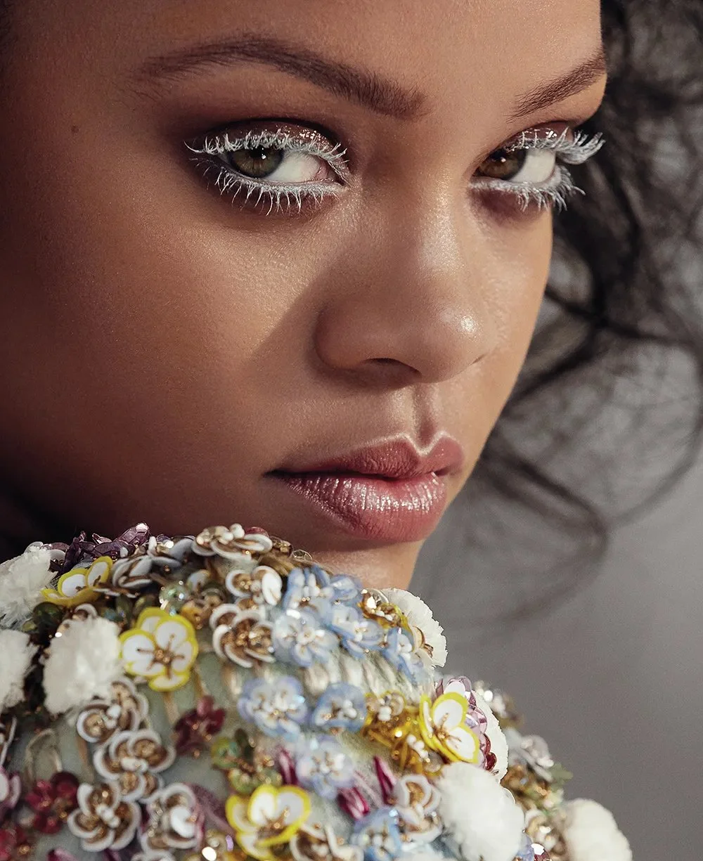 Rihanna-3.jpg