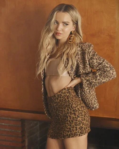 Dove Cameron-2.jpg