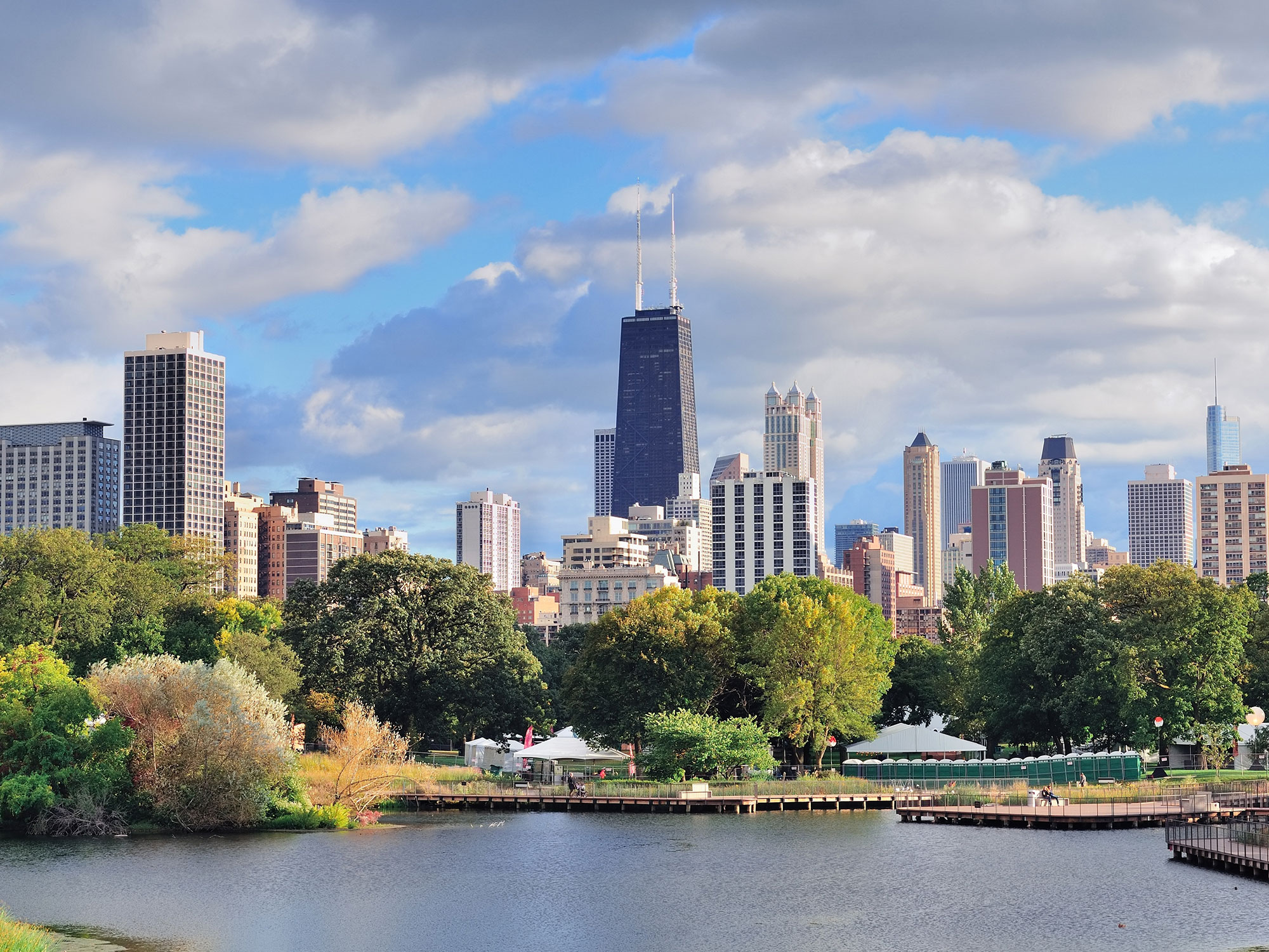 Chicago-skyline-in-Illinois-where-Hartfield-Titus-&-Donnelly-has-offices.jpg