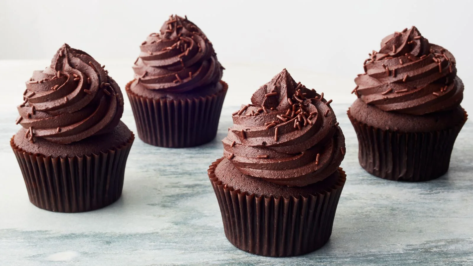 Easy-Chocolate-Cupcakes-001-BG-17429609_preview.jpeg