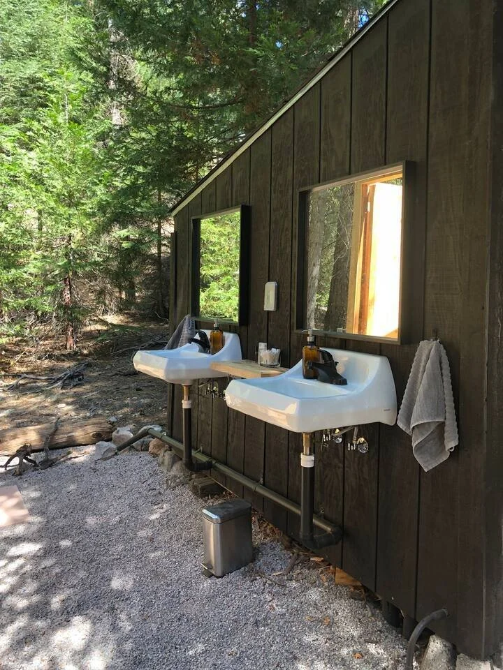 Glamping outdoor bath