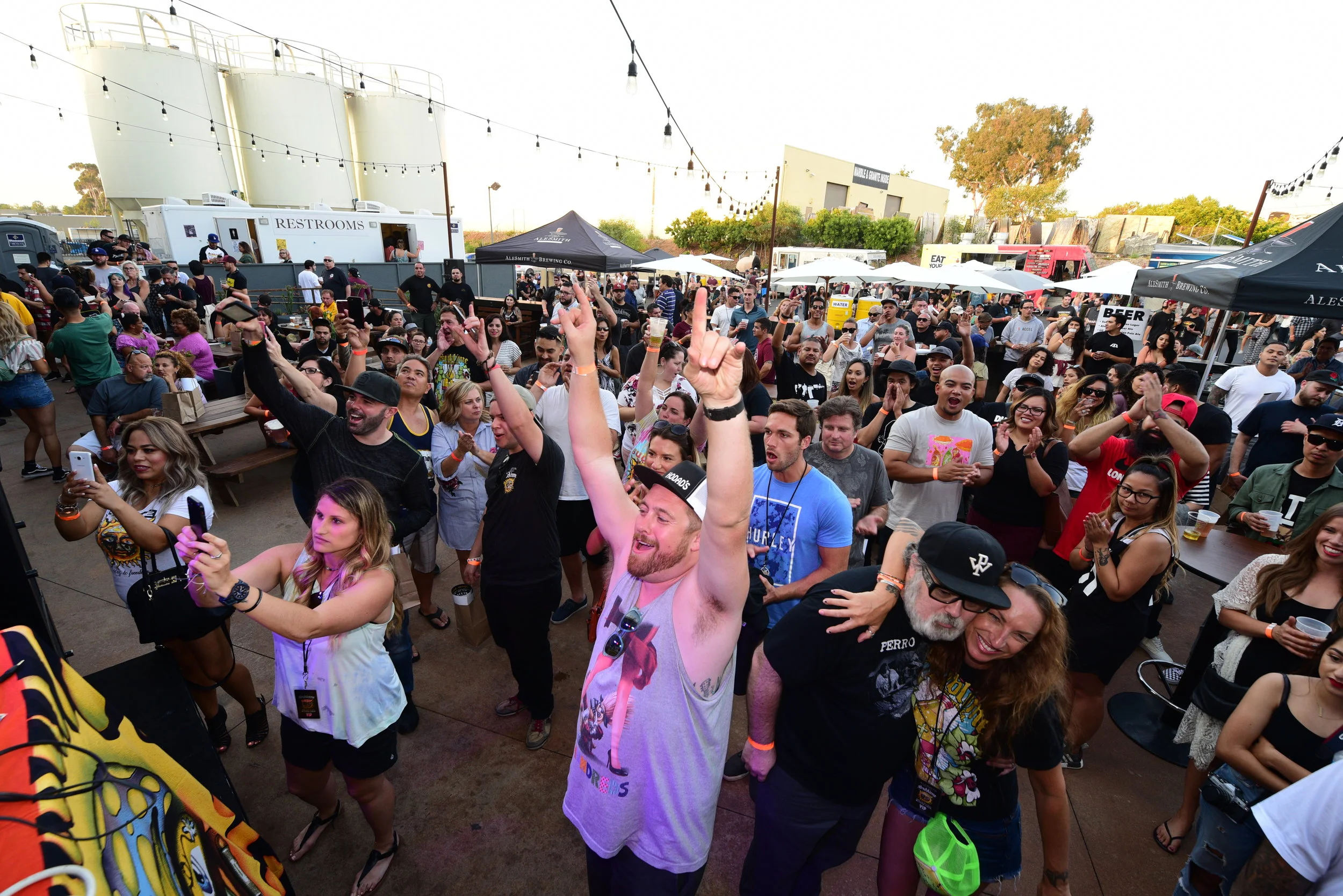 AleSmith_SML launch crowd shot 2_credit Paul Nestor.JPG