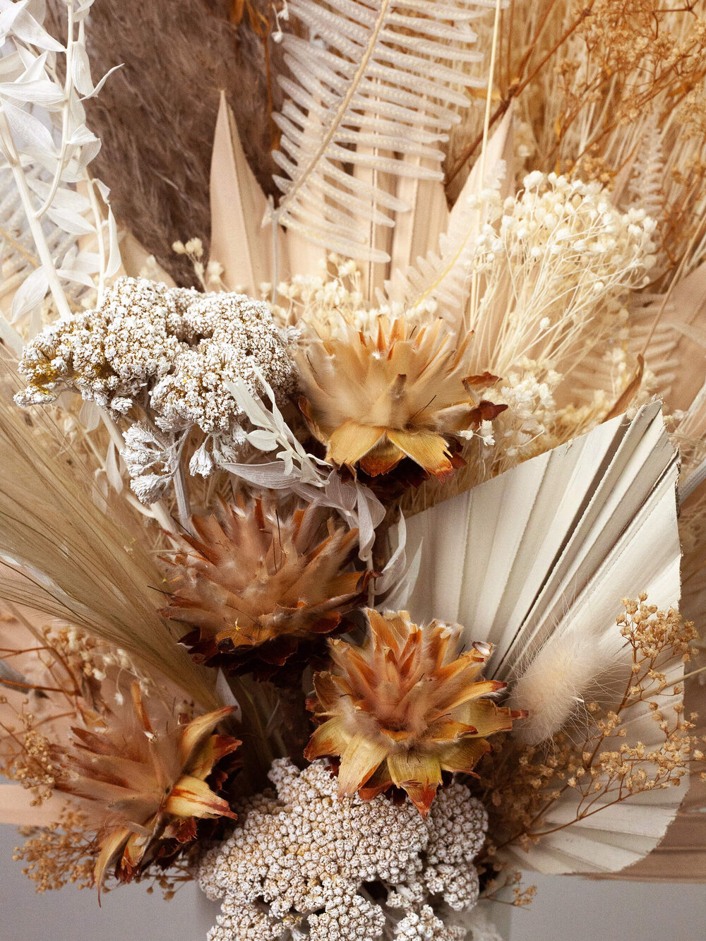 Neutral Dried flower arrangement- Natural dried flowers