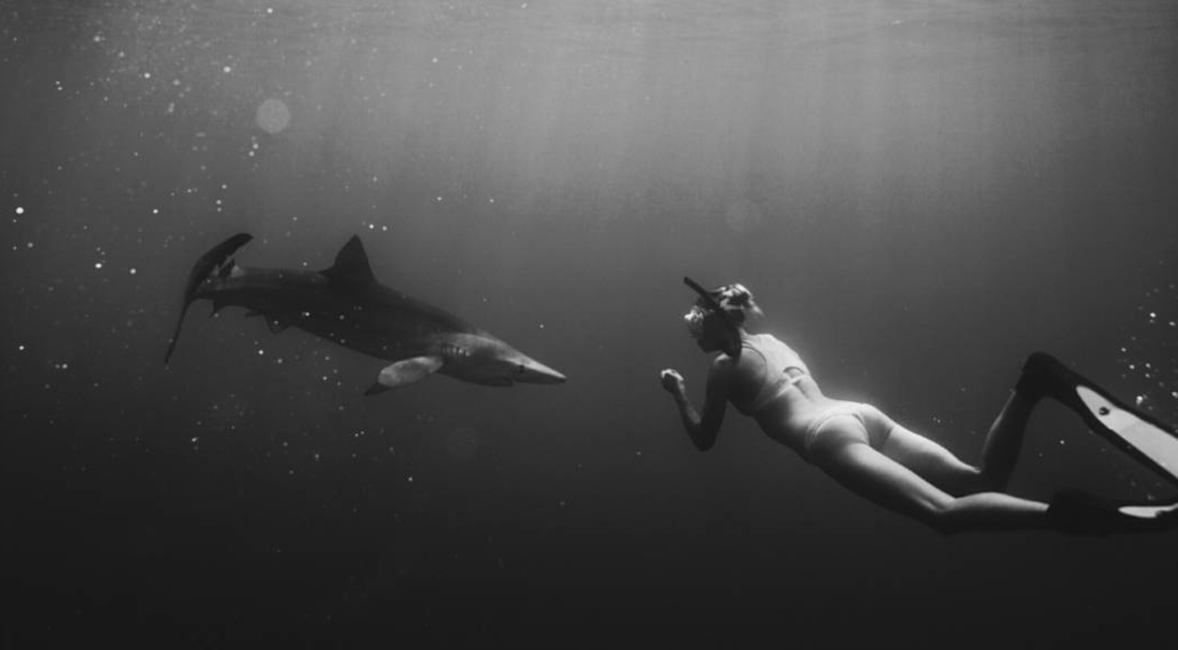 BEHIND THE SCENES 📷 RILEY ELLIOTT