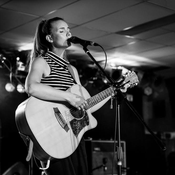 Venessa singing lessons teacher.jpg