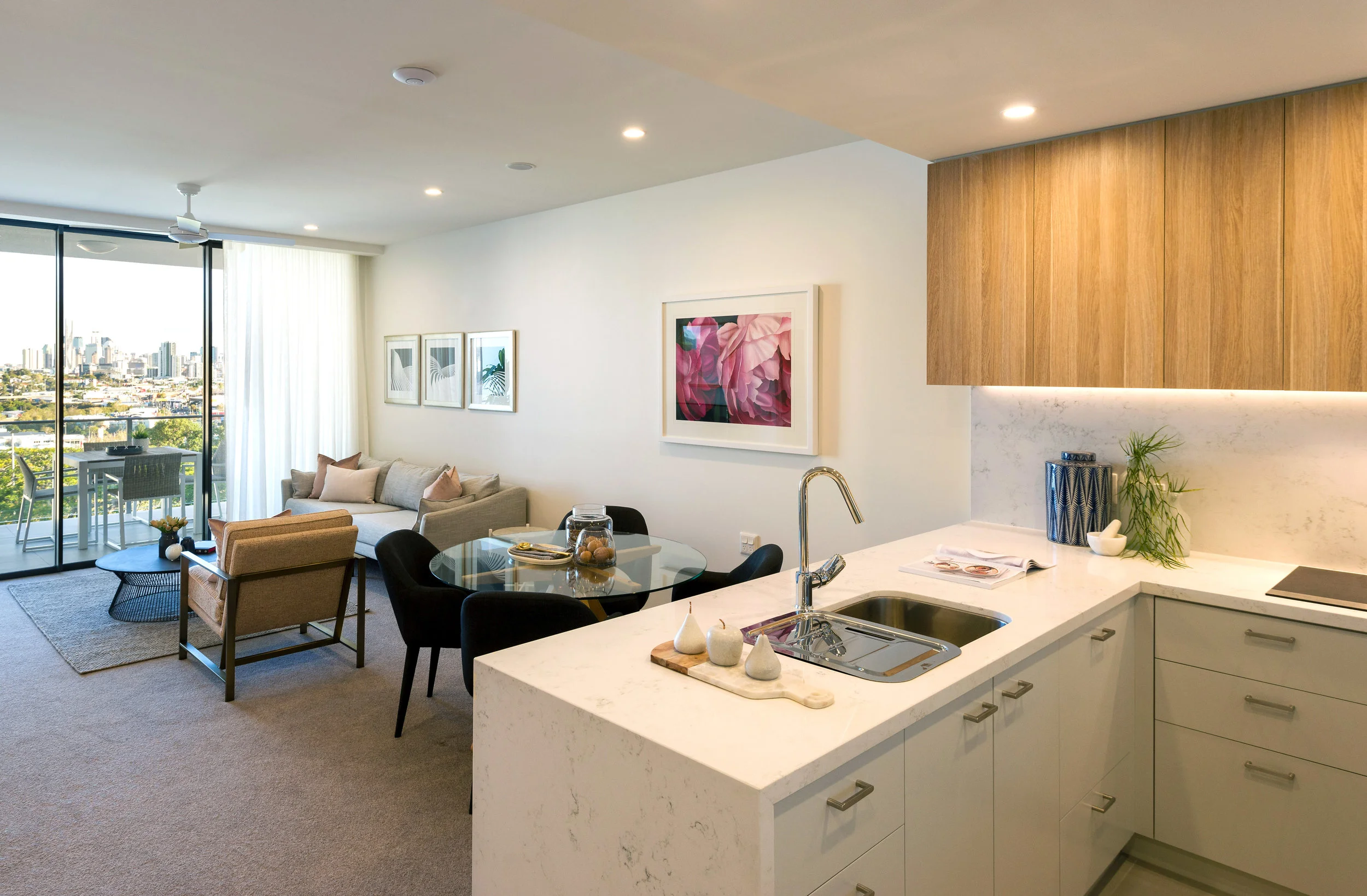 Sellwood Apt 403-02.jpg