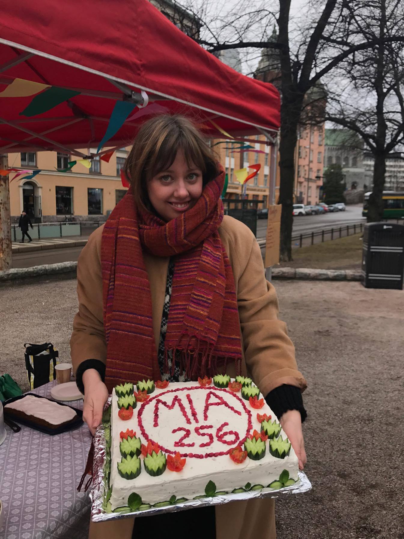 Mia Haglund som är en av mina goda vänner ordnade i dag valkafé i Björnparken. Kanske världens finaste smörgåstårta?!
