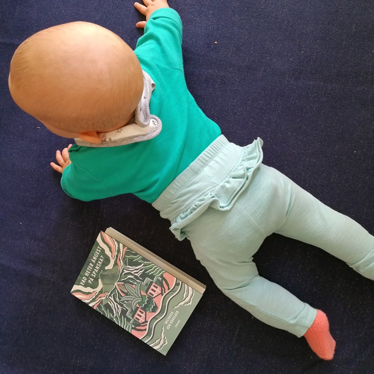 När bebis och bok matchar perfekt!
