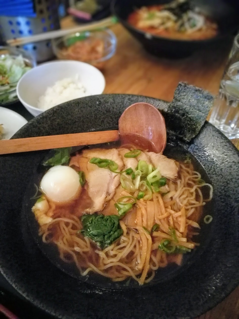 Jättegod ramen på Ki Mama Ramen , men mina dumplings (som inte syns på bild) var ännu godare.