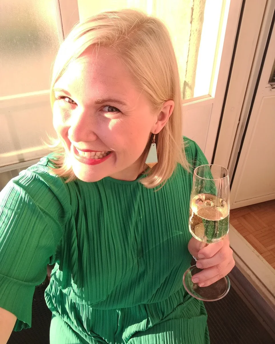 På lördag var det lätt att vara lycklig. Skumpa, solsken, de bästa av vänner och Eurovision.