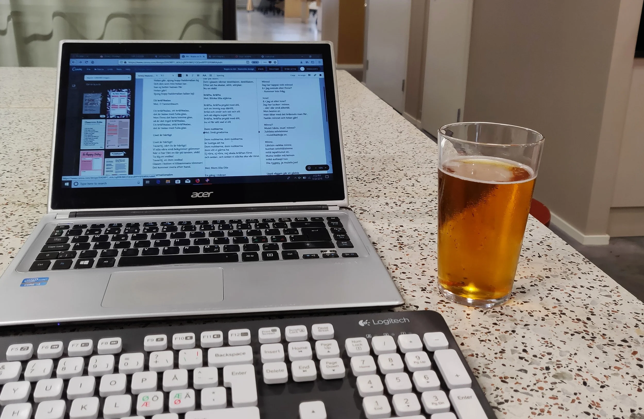Lånedator och gratis fredagsöl på kontoret. Ja ja, sämre kunde jag ha det.&nbsp;