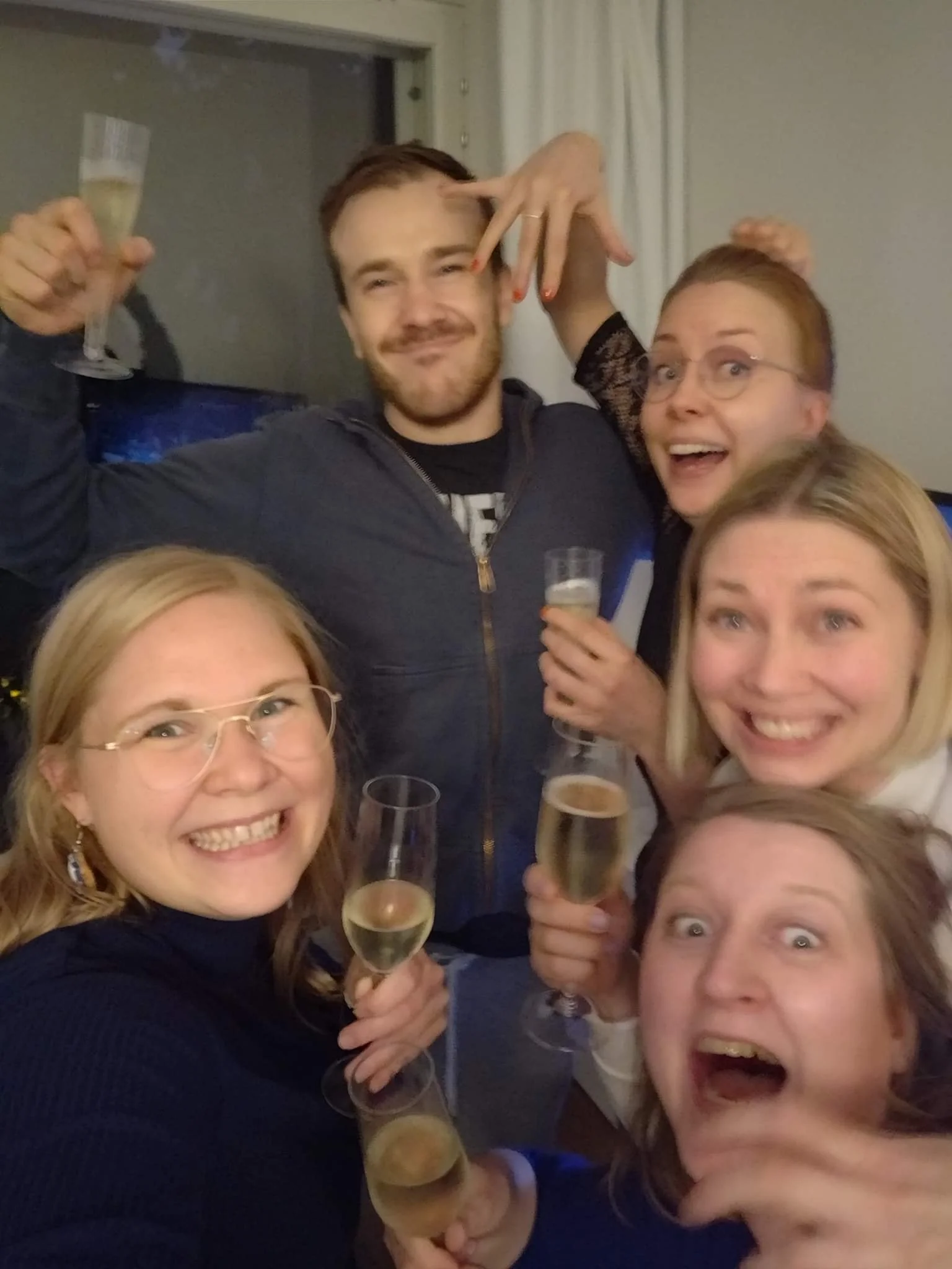 Så glada efter vinst!