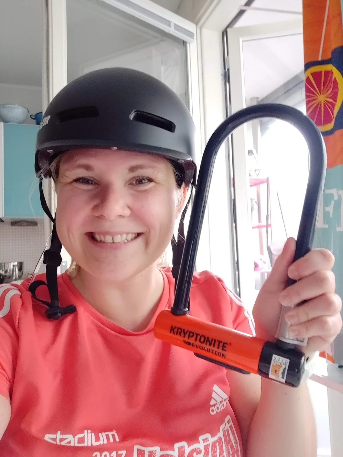Så nöjd med ny hjälm och nytt lås! Bara cykeln kommer nu!!