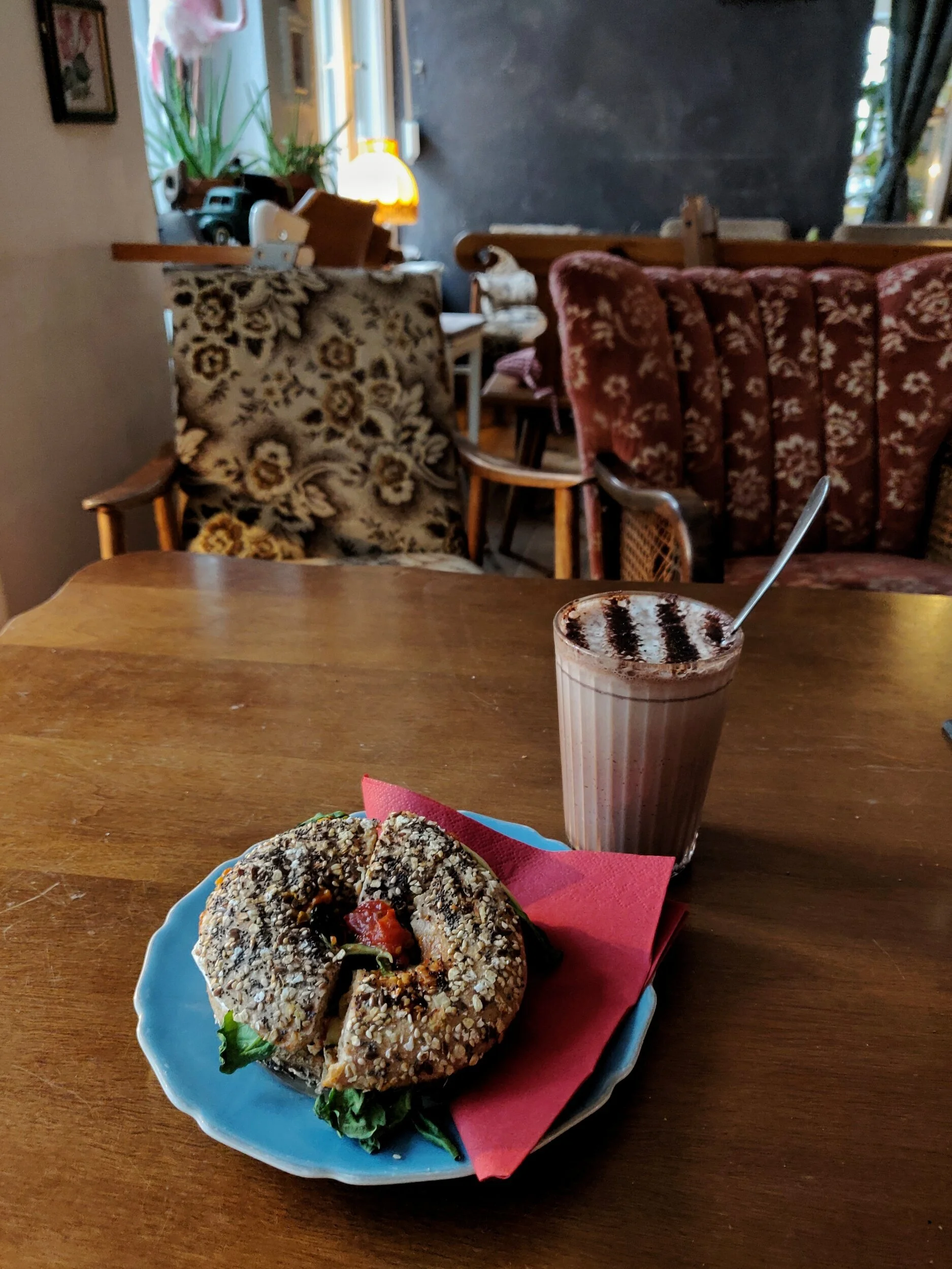 God bagel på kaféet Wahrhaft Nahrhaft. Jättegulligt ställe!