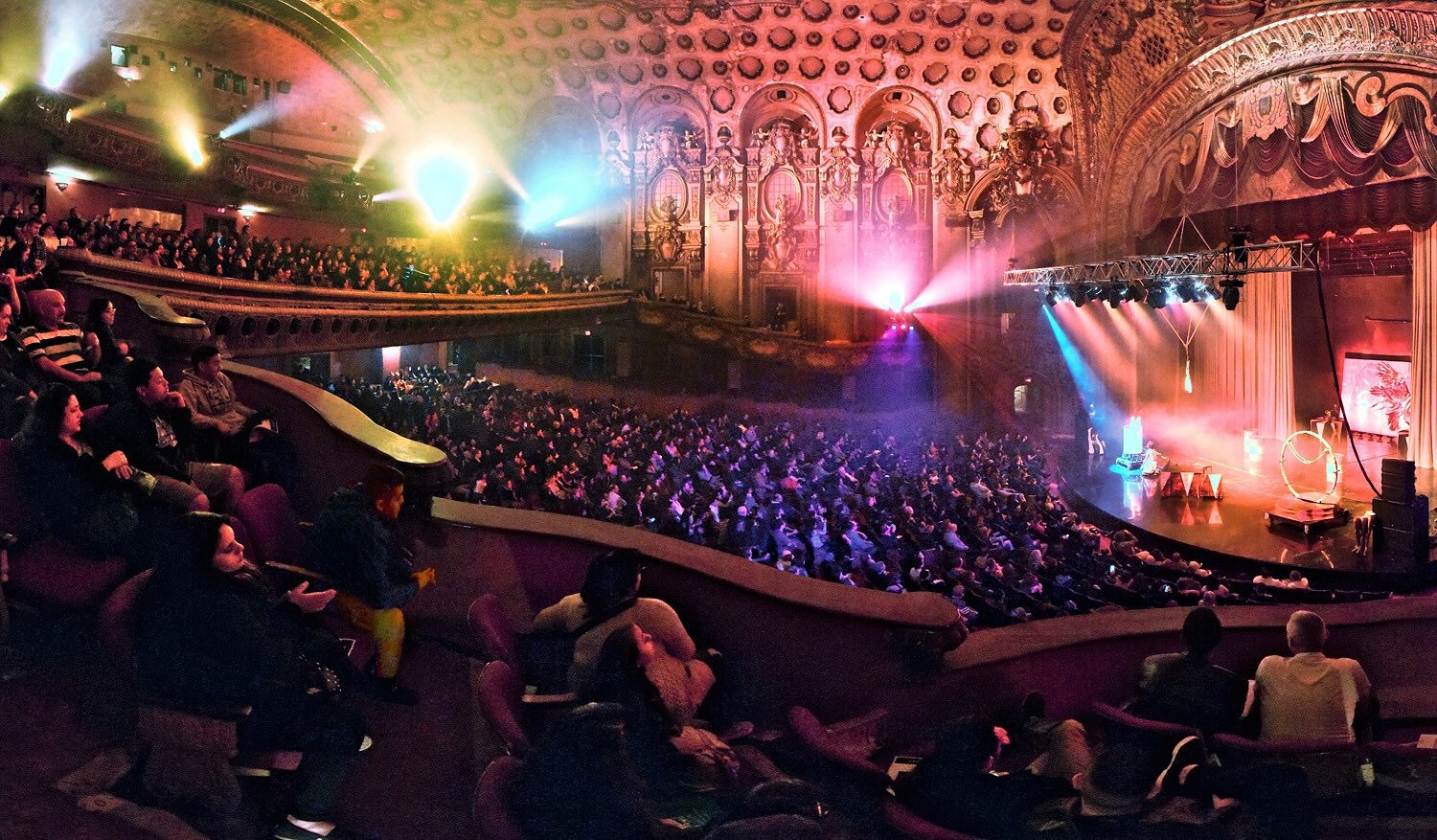 Lucent Dossier Los Angeles Theater Broadway photog Wendell Benedetti big Crowd .JPG