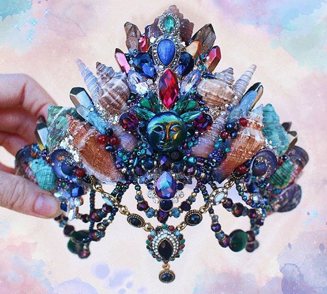 1,2 and 3 which one suits your personality the best?
Crown guide-
.
.
*number one* you wear this when you ..
.
- are in full bitch mode
- can't contain the sass
- need to let others know not to mess with you today
- are listening to head bangers
- j