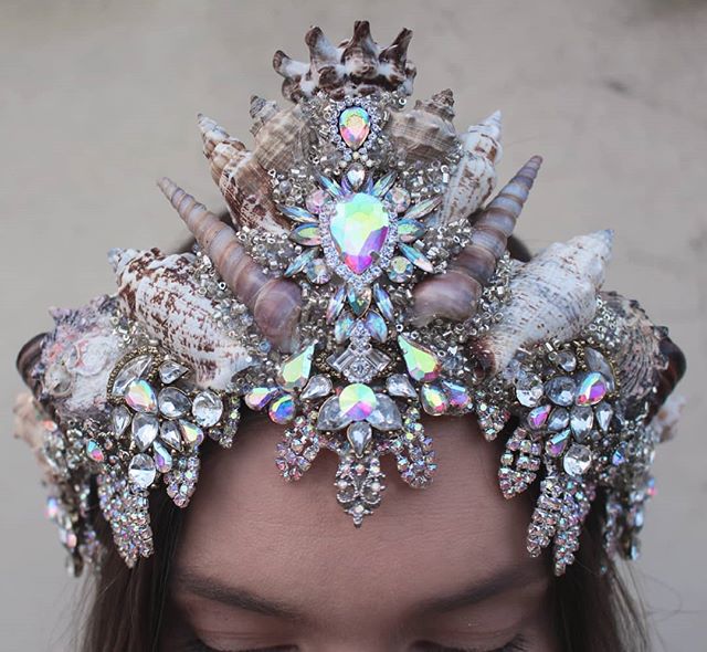 10 Fun facts for this week
1. I finally photographed some crowns and put them on Etsy
3. Everything I try on makes me look like a marsh mello 🤰 yay!
4. I get way to excited about the survivor and if @luketoki doesn't win I will have a breakdown.
5. I've watched avengers end game everyday on repeat since it came out
6. I have lived in pyjamas
7. Caramel Tim tams are bloody delicious
8. My dog Rufus gets a stiffy everytime he watches someone eat
9. My dog boss is refusing to eat his dog food because all he wants is chicken.. we are going on 3 days now
10. I officially own all 20 seasons of law and order svu on YouTube.. which I added up and cost me probably a deposit on a house #priorities
11. I forgot number 2 because this pregnancy is turning me into an idiot
#mermaidcrown #seashells
#magic #shellcrowns
#crystals #crystalcrown #avengersendgame #survivor #lawandordersvu