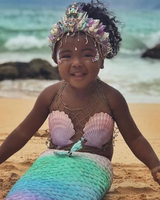 *PLEASE TAKE THE TIME TO READ*
Hey beauties.. sharing on here in hopes of getting the ball rolling 🙏 I have found one beautiful princess to make a crown but I would really love to find some more out there hopfully with your help as Facebook would only let a few people see it EVEN though it was shared by lots.
So Im looking at making some crowns to give to some special little mermaid queens out there. Anywhere in the world. Once a month id like to make and send a crown to a little queen who may have recently battled a serious illness that took their beautiful locks from them.. When I first started this business this is something I had on my mind but didn't have much luck when contacting certain foundations (obviously I understand they are extremely busy and my idea isn't a priority considering what many families go through) although.. this is something i can personally do to help put a smile on a little girls face, i may not have money but i do have a unique talent that i would love to share.. SO in saying all of this I have now decided to do it on my own, I figure I have built my business up now and have an amazing clientele and following I can hopfully use to reach out. If you know anyone who you would like to nominate for me to possibly make a beautiful mermaid queen crown for please share their story below or feel free to email me at chelseasflowercrowns@gmail.com.. if you don't know anyone feel free to share this post because someone you know might 🙏 thank you
Beautiful pic by @mermaidalaia @theoilhookup
#princesses #mermaids #minimermaids #mermaidcrowns #crystalcrowns #help