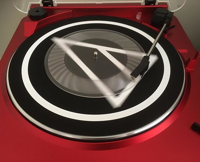 What??? The test cut of the new Hidden Currents single on VINYL. 
CLEAR VINYL.
#hiddencurrents #hiddencurrentsband #vinyl #vinylsingle #clearvinyl #vinylrecord #indie #indierock #dreampop #postrock #shoegaze #singer #songwriter #musicaustralia #music