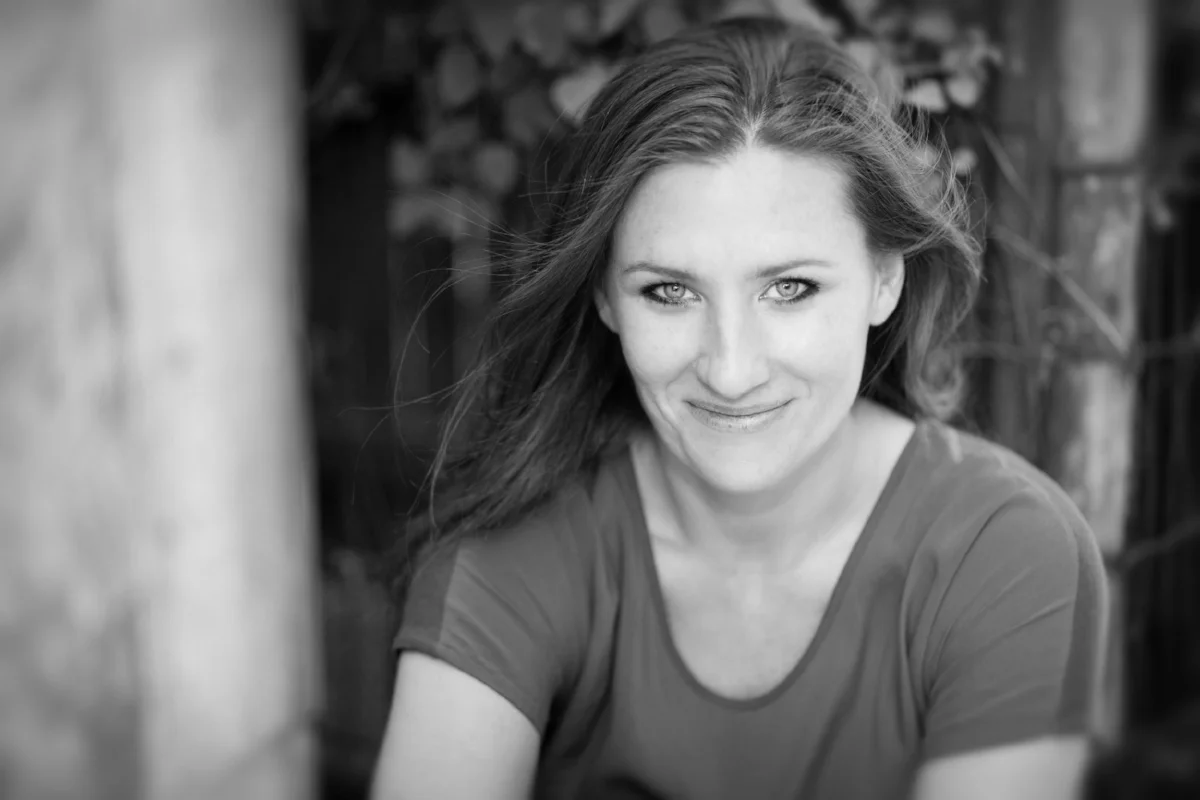 Lauren Headshot (1).jpg