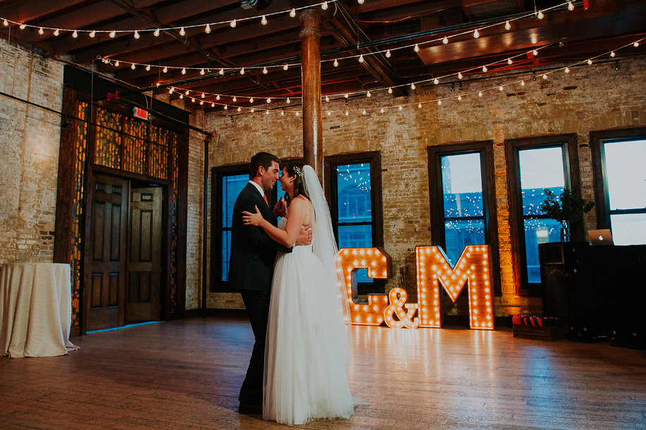 annapagephoto_carolyn+matt732.jpg