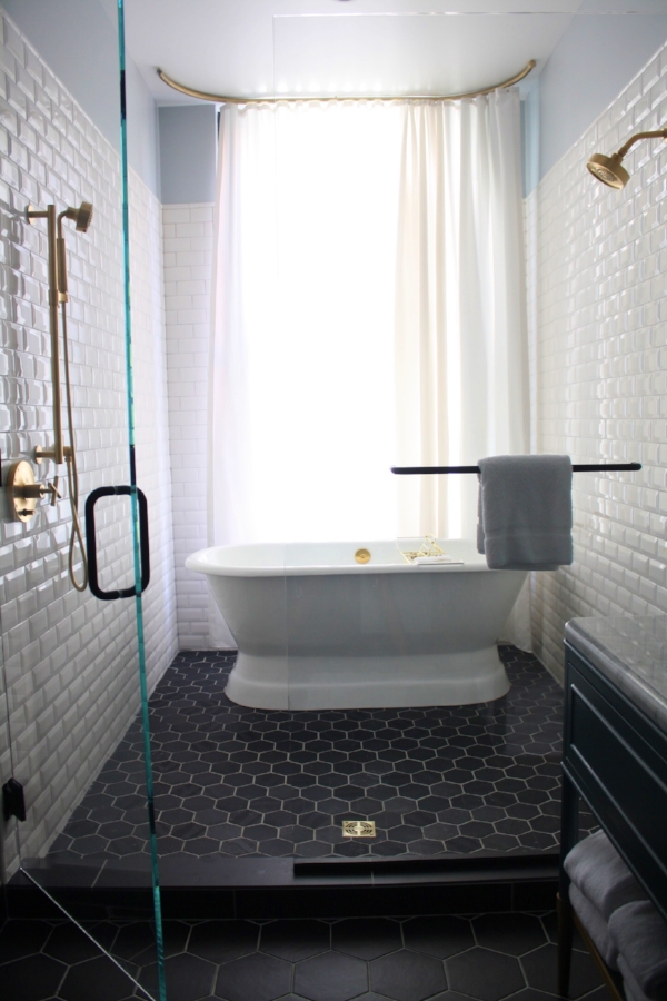 ElizaJane-DallasShaw-TellYourTale-Bathroom.jpg