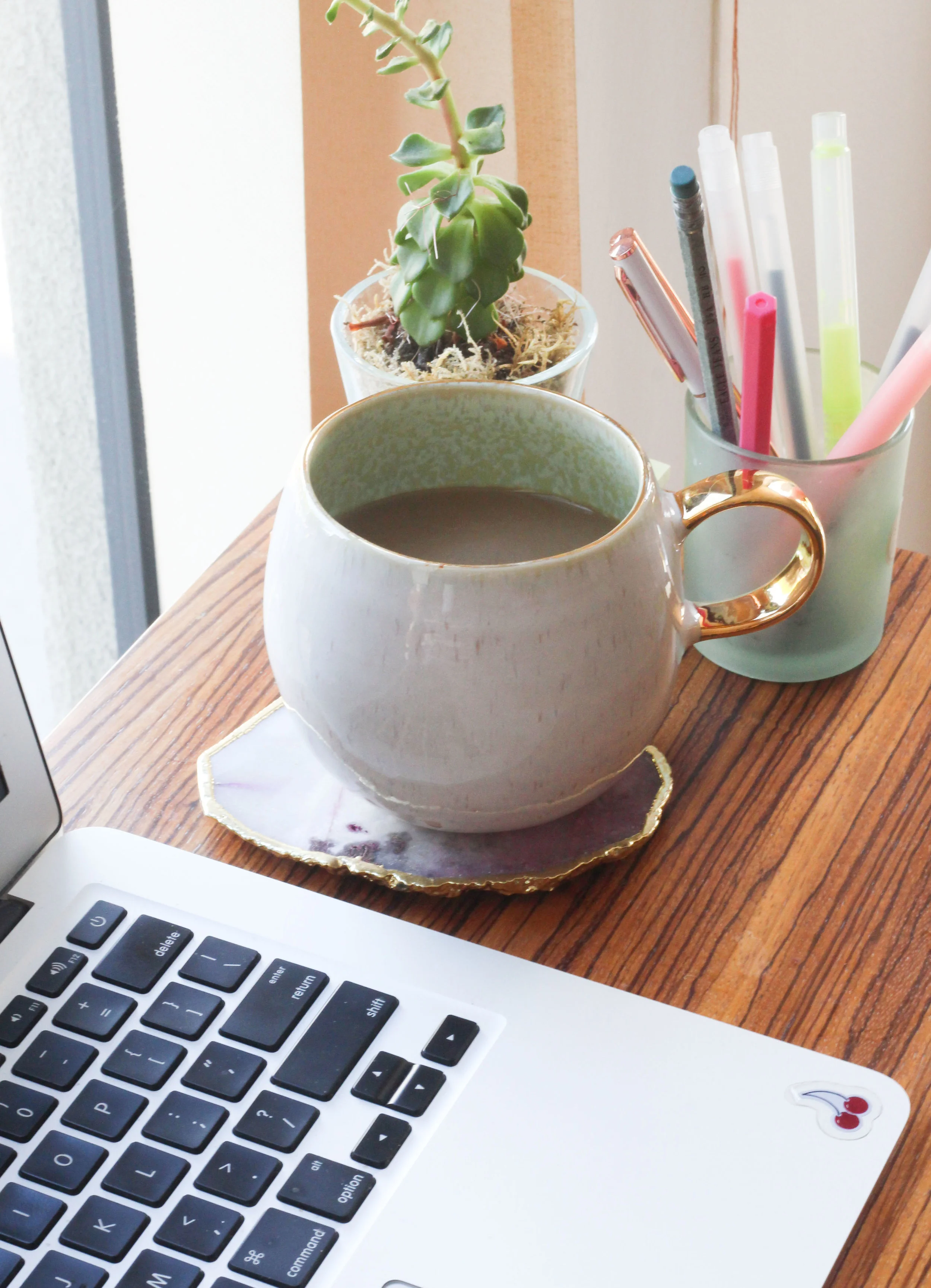 laptopcoffee1.jpg