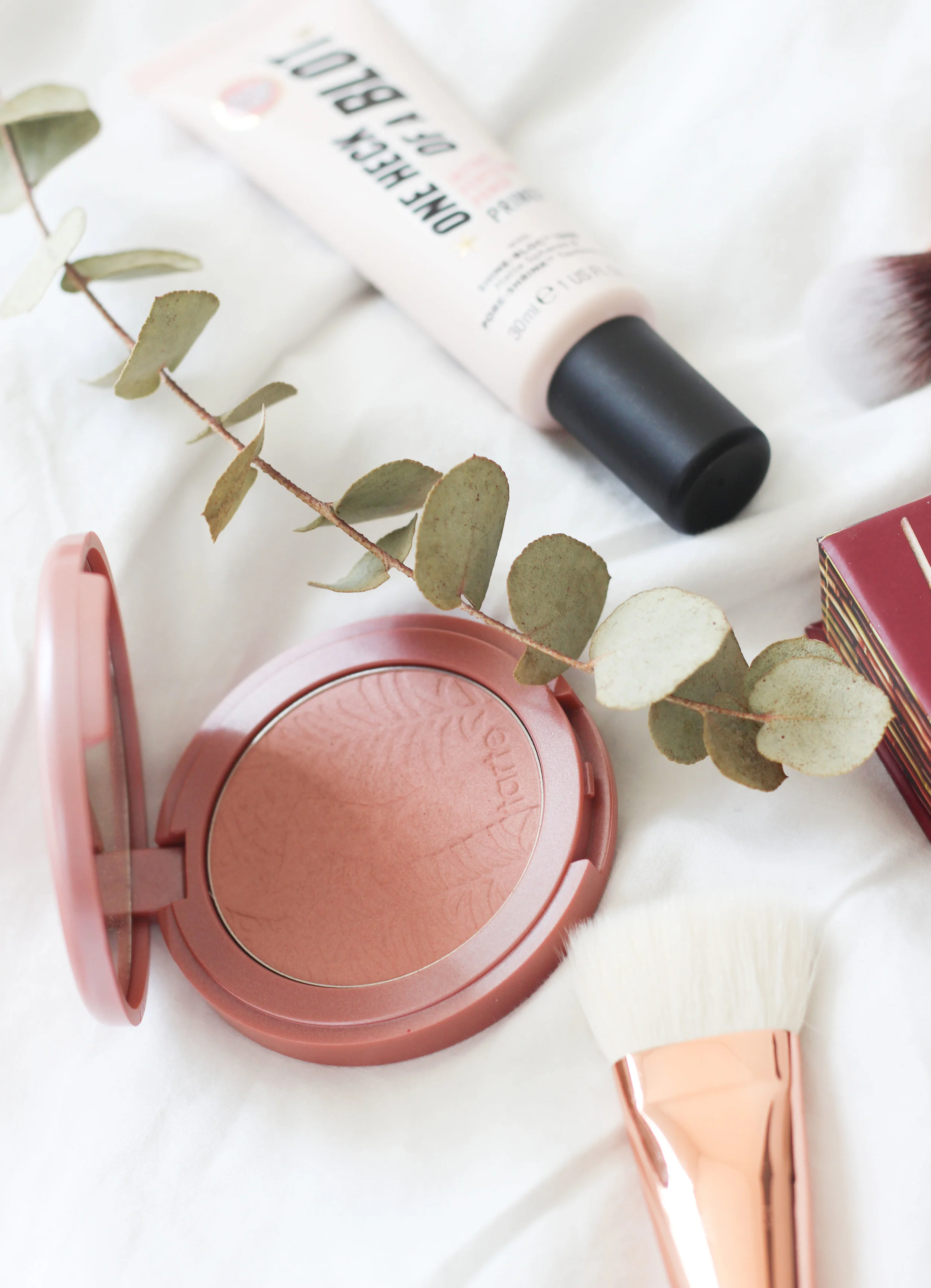 makeupflatlay2.jpg