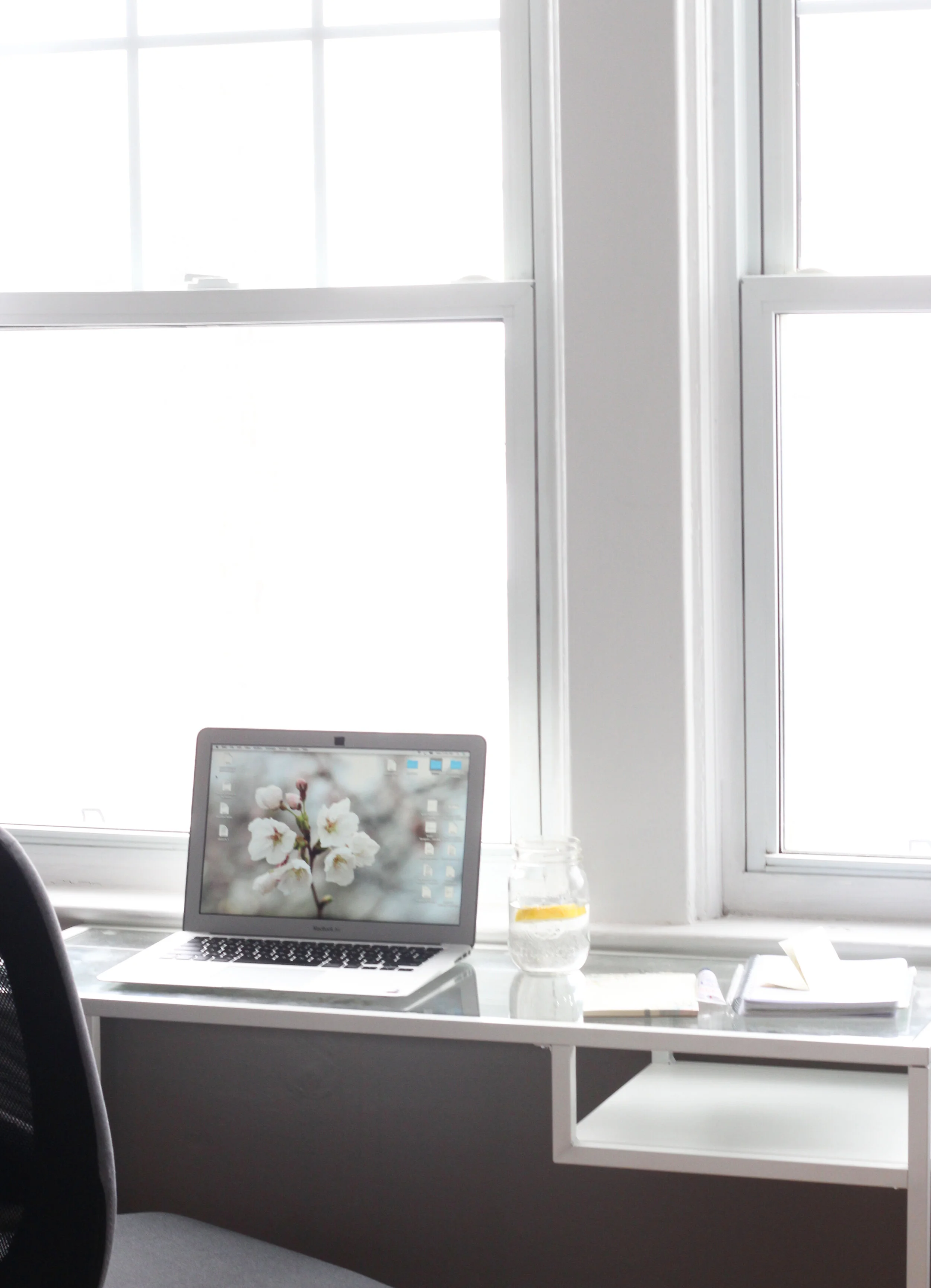 business_freelance_office.jpg
