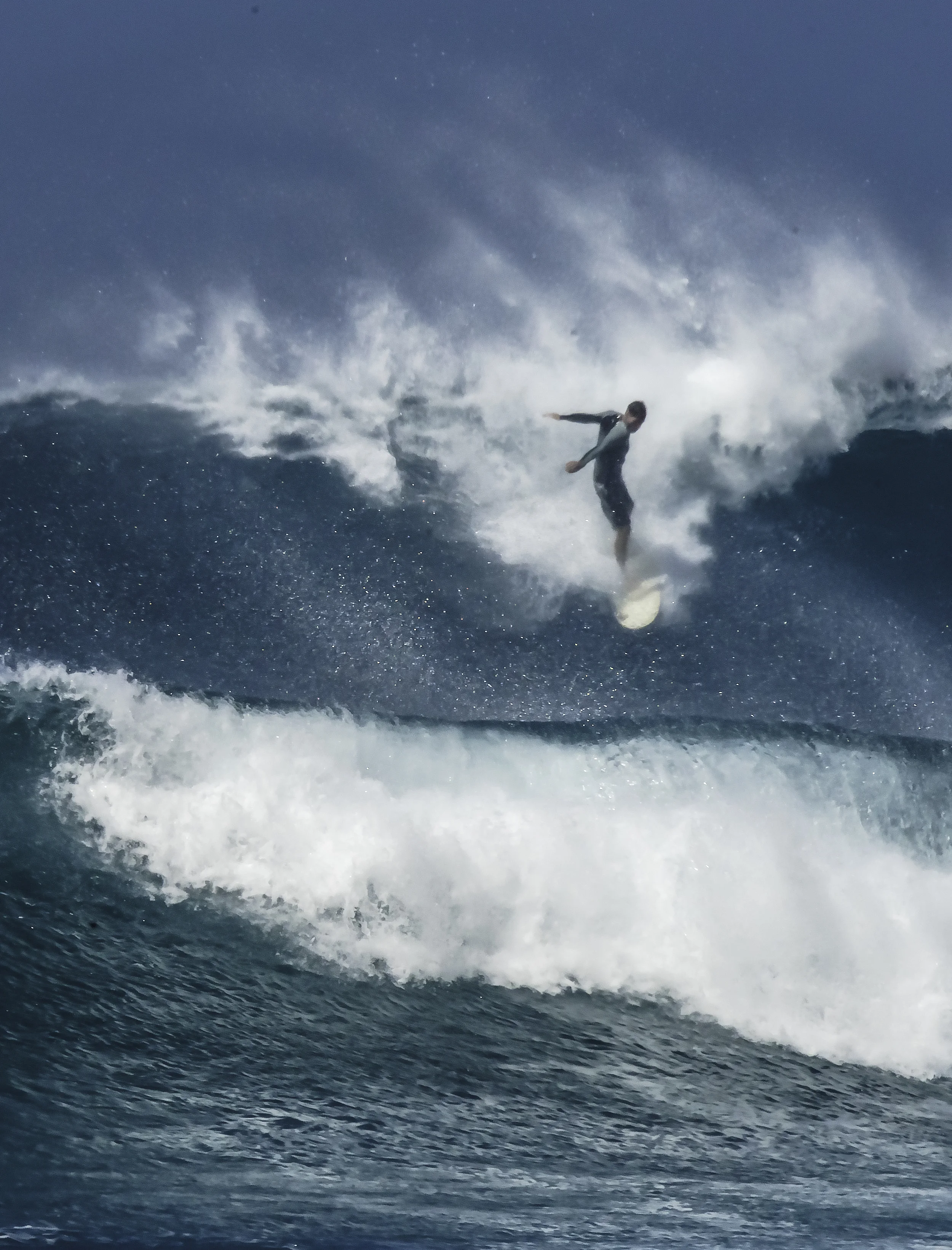 Big wave surfing, Maui