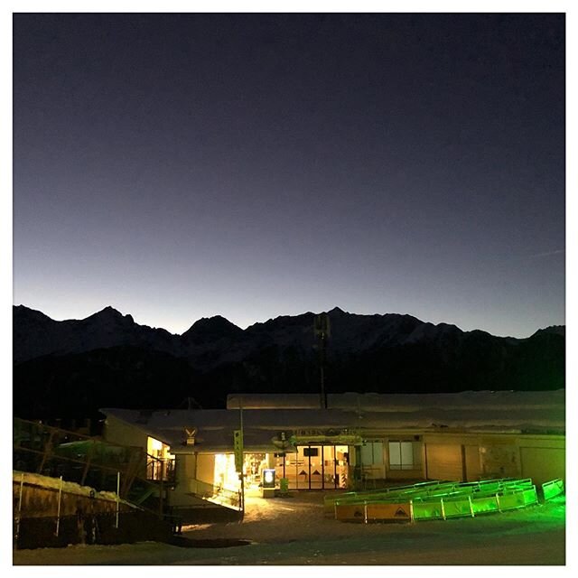 Early bird.

Sun rising behind the Kaunertal mountain range, seen from Sch&ouml;njoch valley station in Fiss, Tyrol, Austria.

#tyrol #tirol @serfausfissladis #theearlybirdcatchestheworm #erstespur