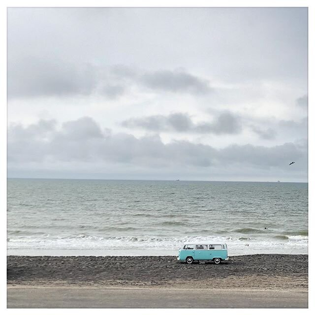 North Sea sky close to the village of Westkapelle, the Netherlands.

Picture taken at @what3words location ///disservice.sequel.longshore on 11.06.2020 at 16:59 CET.

And no, not our van. Just liked the colors vs. the sea.

#westkapelle #walcheren #z