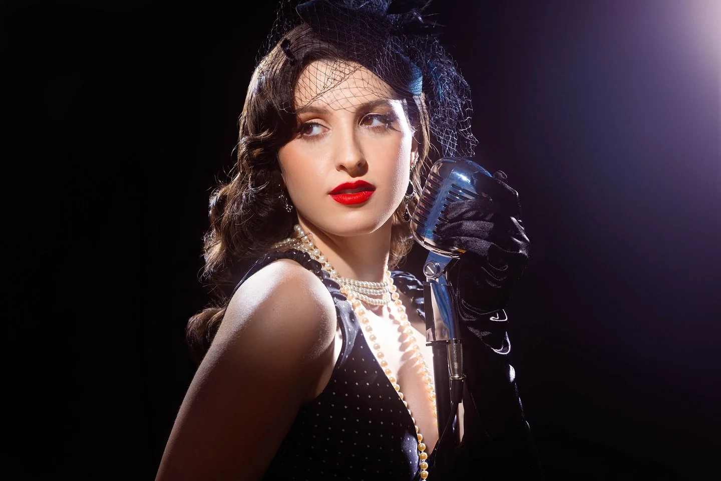 The wonderful @iamhannahceleste 
Taken in my studio.
#nycphotographer #vintagephotography #nycmusicians #oldhollywood #glamourshots #portrait #vintagestyle @mattbakerphoto @mattbakerjazz @iamhannahceleste