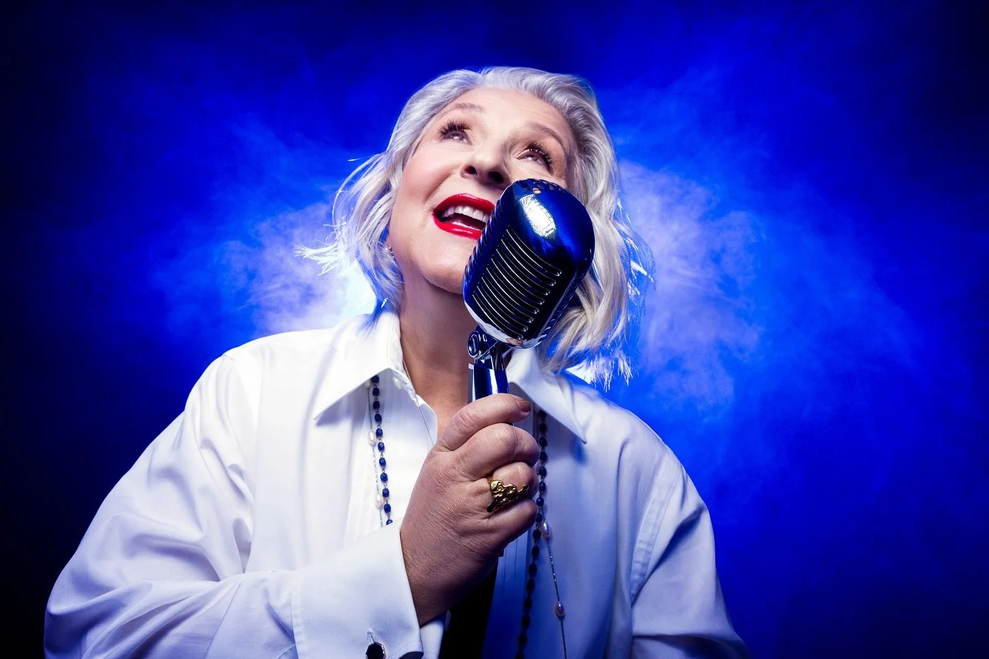 The great Janis Siegel!
Taken in my studio.
#janissiegel #jazzmusic #jazzsinger #manhattantransfer #nycmusicians #nycphotographer #nycphotography #portrait  @mattbakerphoto @mattbakerjazz