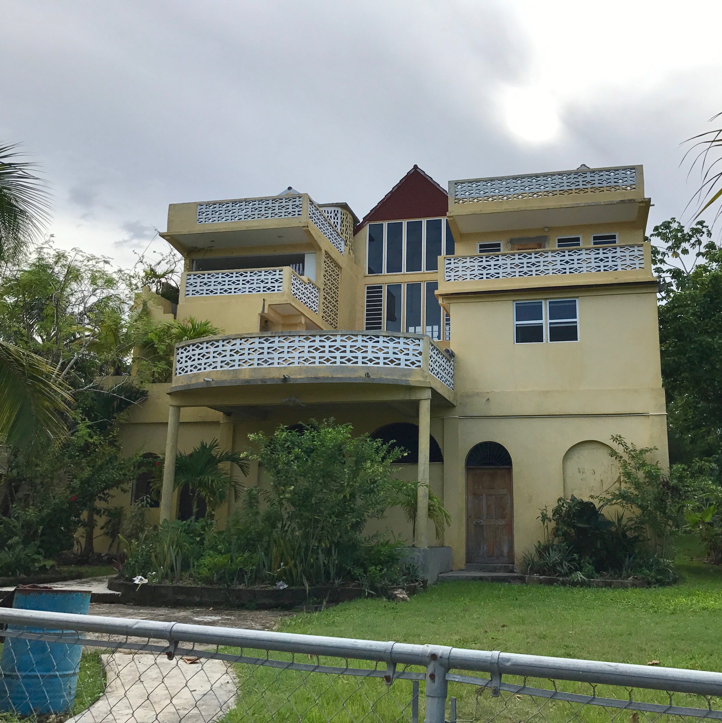 Mango Manor