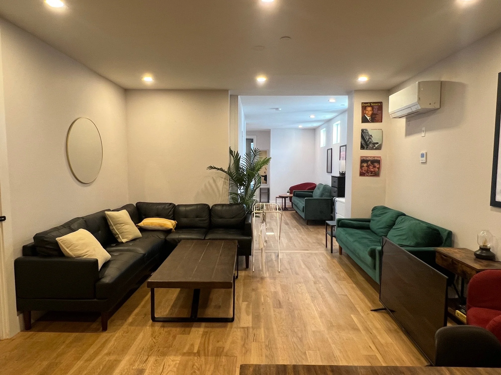 Living Room 1.jpg